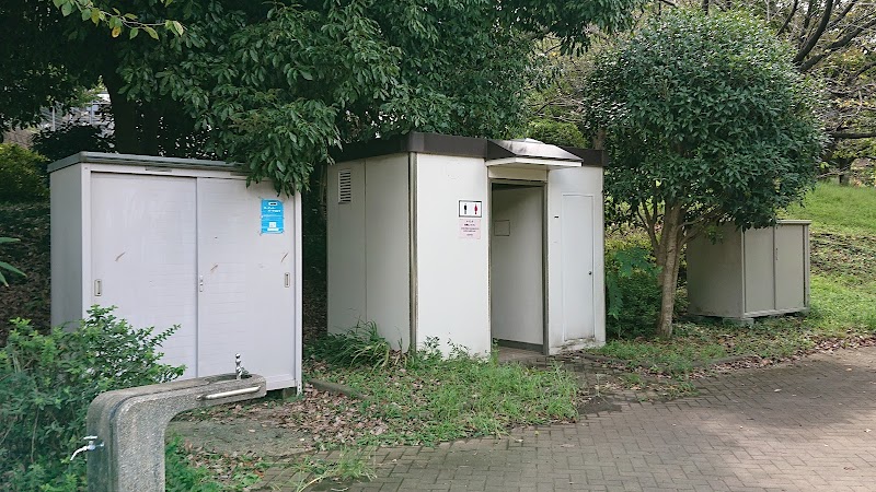 片倉うさぎ山公園 公衆トイレ