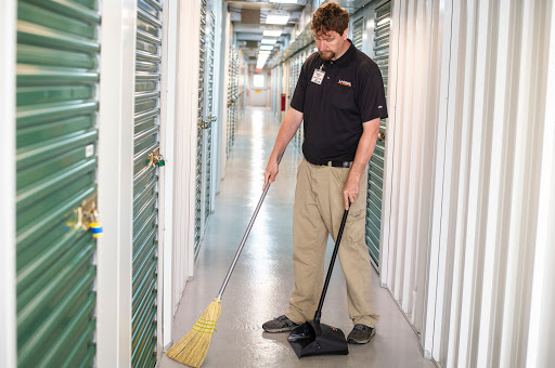 Truck Rental Agency «U-Haul Moving & Storage of Riverhead Ny», reviews and photos, 2080 River Rd, Calverton, NY 11933, USA