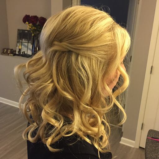 Hair Salon «Shannon Goode - GoodeHair - Hair Stylist», reviews and photos, 372 E Main St, Columbus, OH 43215, USA