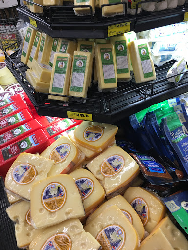 Grocery Store «Grocery Outlet Bargain Market», reviews and photos, 80 E Washington St, Petaluma, CA 94952, USA