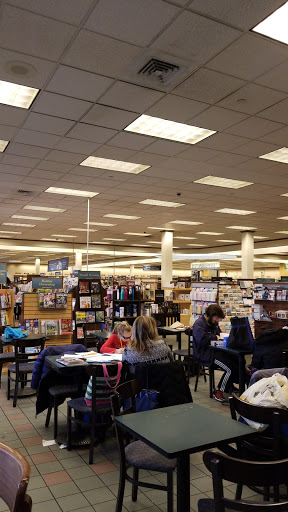 Book Store «Barnes & Noble», reviews and photos, 1156 US-46, Woodland Park, NJ 07424, USA