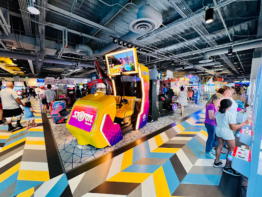 Shopping Mall «Burbank Town Center», reviews and photos, 201 E Magnolia Blvd, Burbank, CA 91502, USA