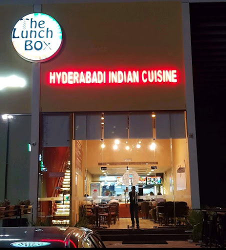 Comentarii opinii despre The Lunchbox Restaurant - صندوق الغذاء