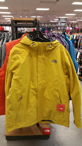 Clothing Store «The North Face Outlet», reviews and photos, 461 Evergreen Ct, Central Valley, NY 10917, USA