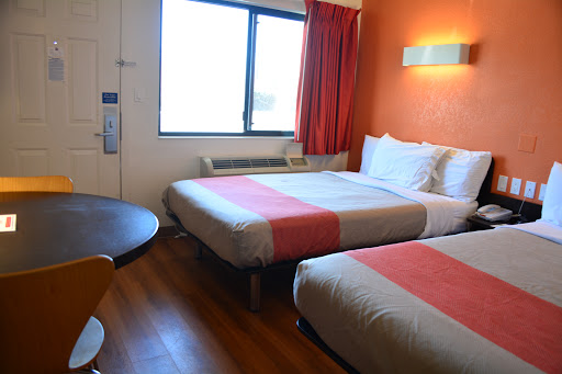 Motel 6 Santa Barbara, CA - Beach image