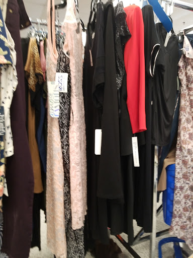 Clothing Store «Ross Dress for Less», reviews and photos, 1180 Stafford Market Pl, Stafford, VA 22556, USA
