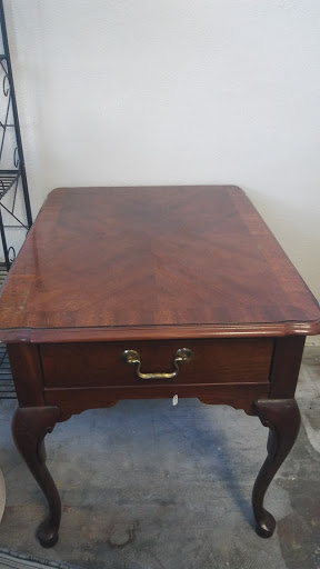 Home Goods Store «Paws & Claws Thrift Store», reviews and photos, 132 E Broad St, Groveland, FL 34736, USA