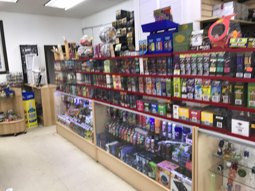 Tobacco Shop «Discount Tobacco Outlet», reviews and photos, 1013 Lurleen B Wallace Blvd, Northport, AL 35476, USA