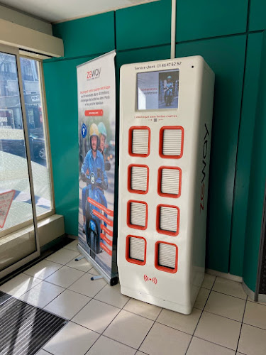 Borne de recharge de véhicules électriques ZEWAY - station d'échange de batteries Paris