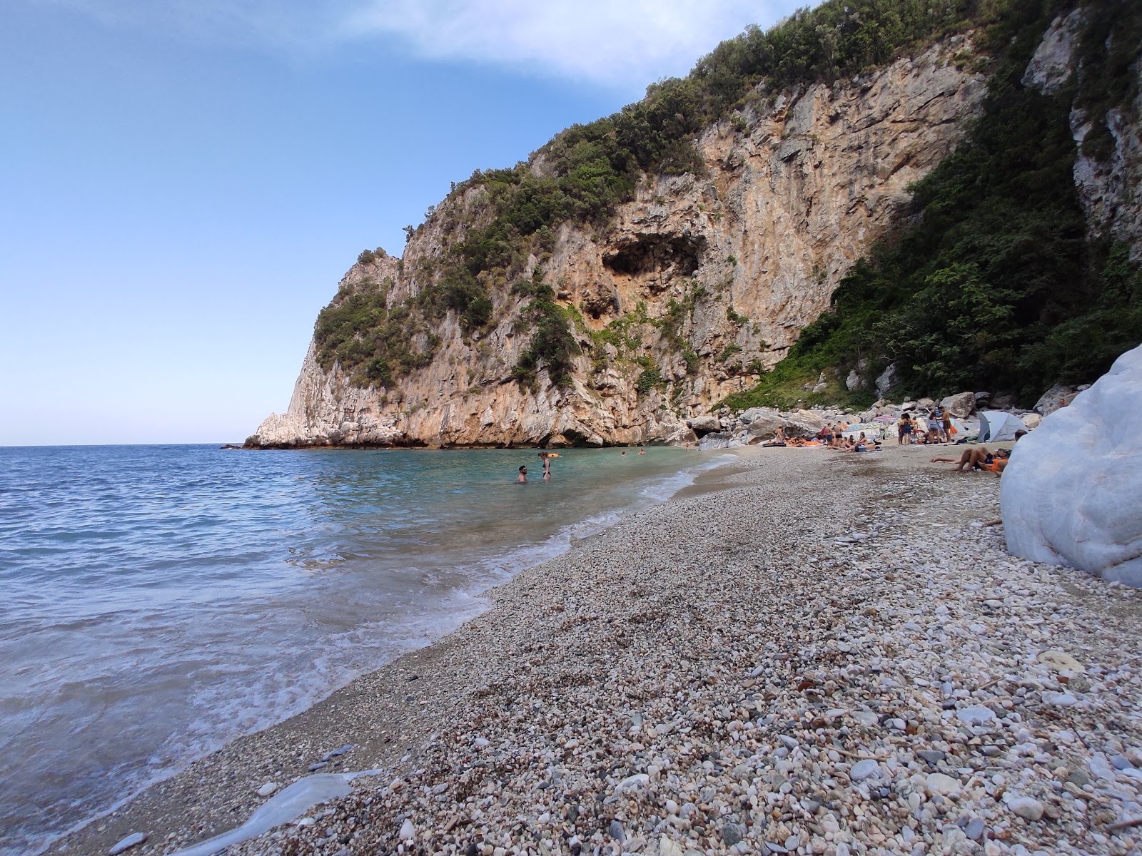 Foto de Fakistra beach área selvagem