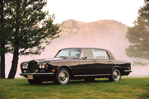 Bentley dealer Independence