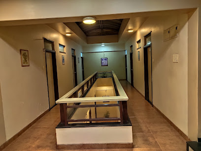 Hotel Rajmahal - 2Q2J+6R2, Opp. Old. C.B.S, Sharanpur Rd, Nashik, Maharashtra 422002, India