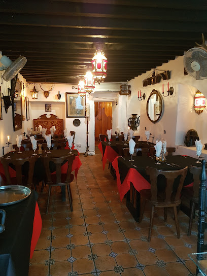 El Antler Bar & Restaurant - C. Enmedio, 29, 04638 Mojácar, Almería, Spain