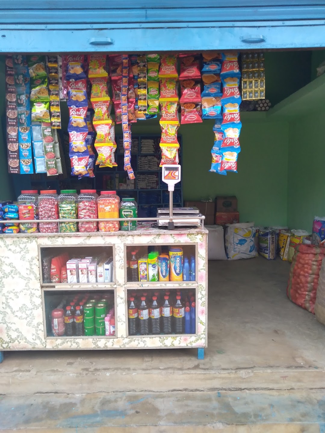 Om general store