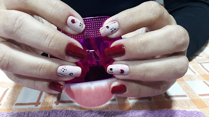 Nails by Micaela Begnier