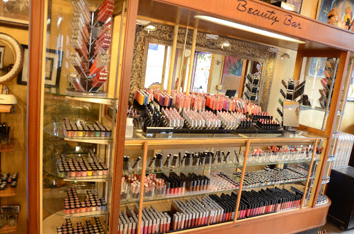 Make-up Artist «Vanity & Glamour Cosmetics / VGCosmetic Makeup Artists», reviews and photos, 547 28th St, Des Moines, IA 50312, USA