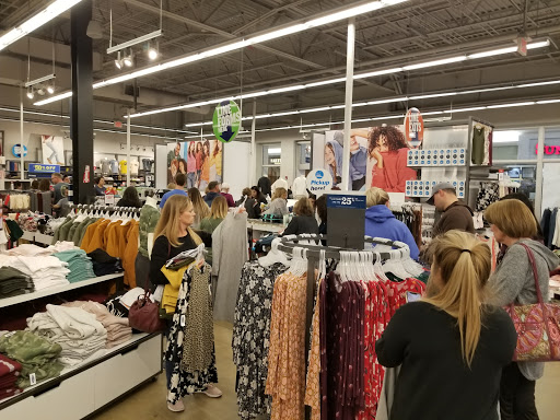 Clothing Store «Old Navy», reviews and photos, 3369 W Main St, Norman, OK 73072, USA