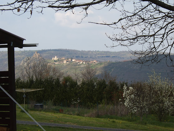 Photos du propriétaire Refuge de montagne Cabane 2 personnes dans la nature Auvergne 43410 Léotoing