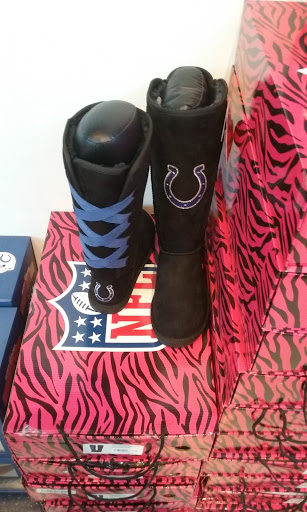 Sportswear Store «Colts Pro Shop», reviews and photos, 500 S Capitol Ave, Indianapolis, IN 46225, USA