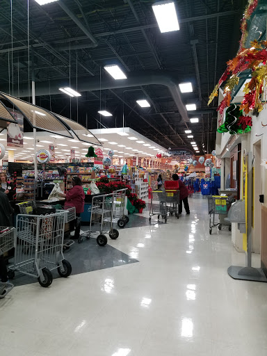 Grocery Store «Strack & Van Til», reviews and photos, 2627 N Elston Ave, Chicago, IL 60647, USA