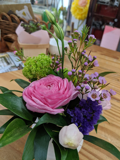 Florist «Classics Flowers and Confections», reviews and photos, 10069 Valley View St, Cypress, CA 90630, USA