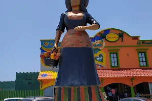 Plaza De La Culturas image