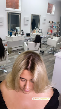 Vinny Hollis Beauty Salon - Photo 1 - Car repair in Somerville, MA, Cambridge
