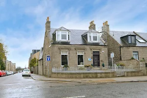 The Jays Guest House Aberdeen image