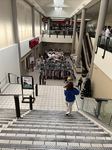 Department Store «Last Chance Clearance Store», reviews and photos, 1919 E Camelback Rd, Phoenix, AZ 85016, USA