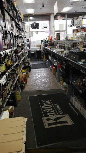 Wine Store «West Rock Wine & Liquor Warehouse», reviews and photos, 1306 Whalley Ave, New Haven, CT 06515, USA