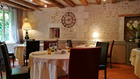 Atmosphère du Restaurant Auberge Du Cheval Rouge à Chisseaux - n°10
