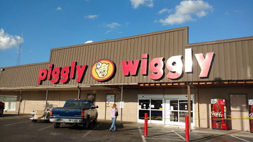 Grocery Store «Piggly Wiggly», reviews and photos, 874 Union St, Shelbyville, TN 37160, USA