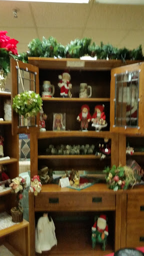 Thrift Store «H2O Help & Hope To Others», reviews and photos, 451 SE Maple St, Dallas, OR 97338, USA