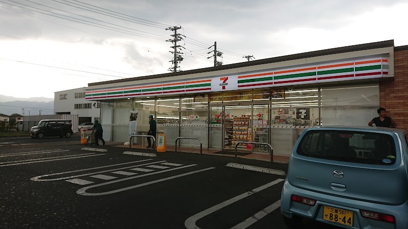 セブン-イレブン 伊賀平野東町店