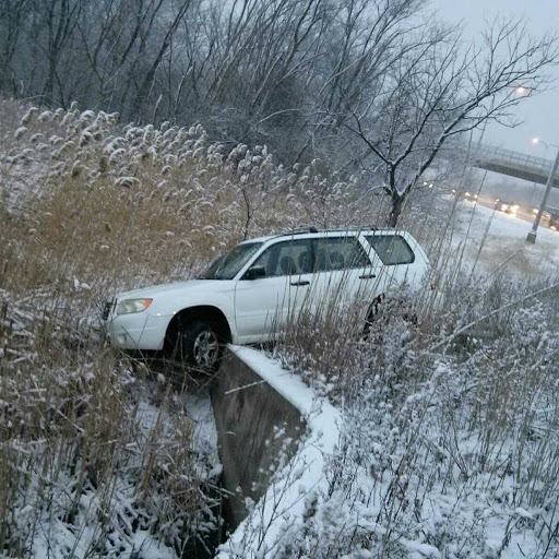 Muffler Shop «Velasquez & Sons Muffler Shop», reviews and photos, 507 W Rollins Rd, Round Lake Beach, IL 60073, USA