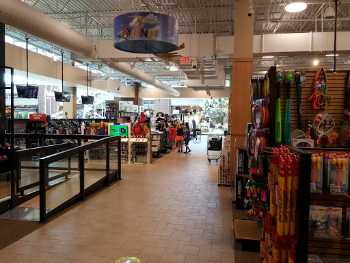 Sporting Goods Store «SCHEELS», reviews and photos, 6503 W 135th St, Overland Park, KS 66223, USA