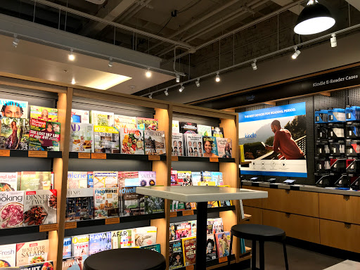 Book Store «Amazon Books», reviews and photos, 3441 N Southport Ave, Chicago, IL 60657, USA