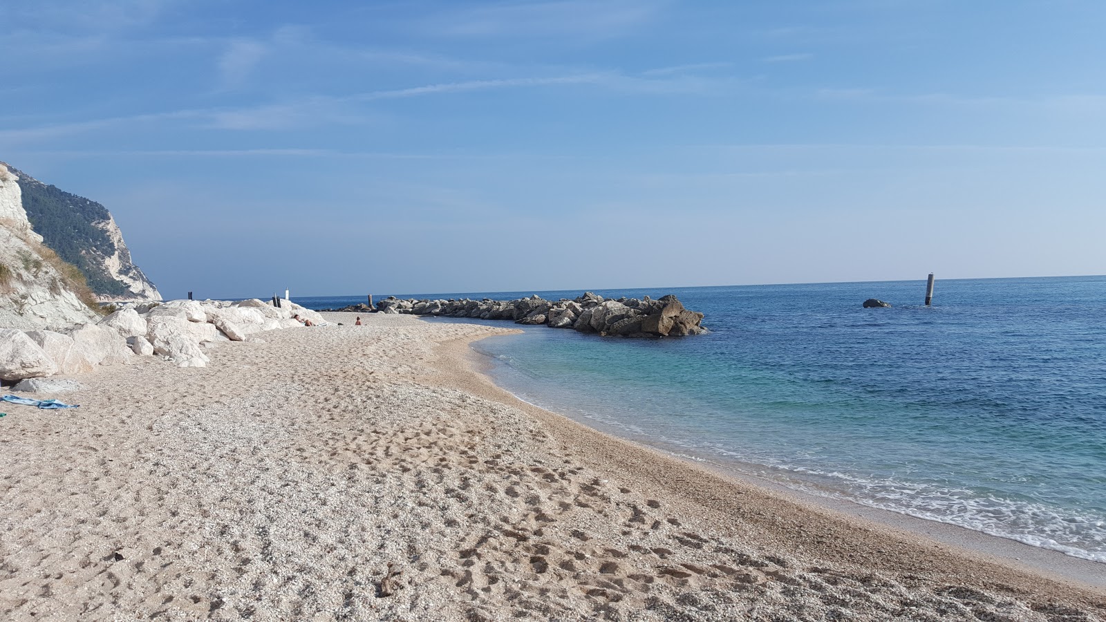 Numana Alta Plajı'in fotoğrafı çok temiz temizlik seviyesi ile
