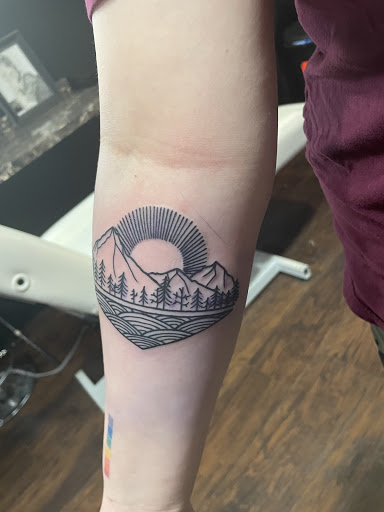 Tattoo Shop «360 Tattoo», reviews and photos, 1429 15th Ave, Longview, WA 98632, USA