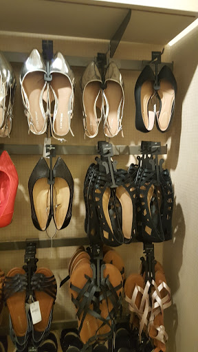 Shoe Store «Shoe Carnival», reviews and photos, 12551 Jefferson Ave, Newport News, VA 23602, USA