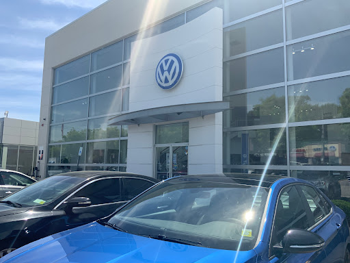 Nissan Dealer «Nissan of Huntington», reviews and photos, 850 E Jericho Turnpike, Huntington Station, NY 11746, USA