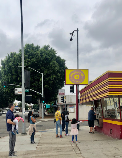 Donut Shop «Donut Hut», reviews and photos, 2025 W Magnolia Blvd, Burbank, CA 91506, USA