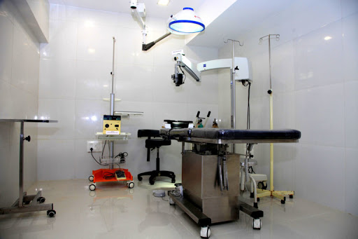 Dr. Priya Sawant - Cataract and Glaucoma Surgeon in Mumbai | Eye Doctor in Santacruz