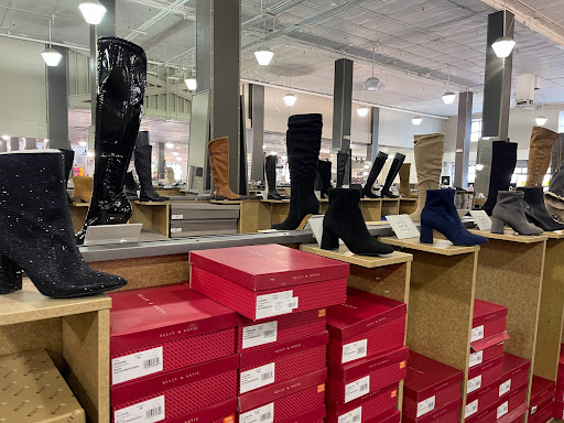 Shoe Store «DSW Designer Shoe Warehouse», reviews and photos, 3530 Stevens Creek Blvd, San Jose, CA 95117, USA