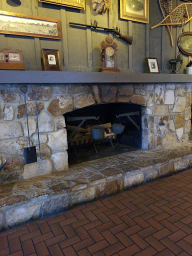 American Restaurant «Cracker Barrel Old Country Store», reviews and photos, 3701 Elmsley Ct, Greensboro, NC 27406, USA