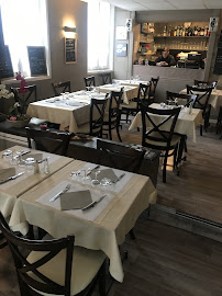 Atmosphère du Restaurant La Fringale Pataterie à Noyon - n°1