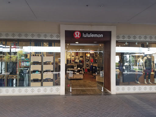 lululemon, 2502 E Camelback Rd #133, Phoenix, AZ 85016, USA, 
