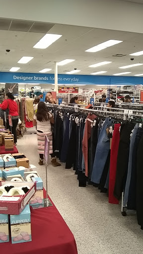 Clothing Store «Ross Dress for Less», reviews and photos, 300 NW Eastman Pkwy, Gresham, OR 97030, USA