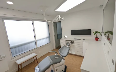 Cabinet d'orthodontie Paris 18 - Docteurs Sersab et Vu Van Tuan image