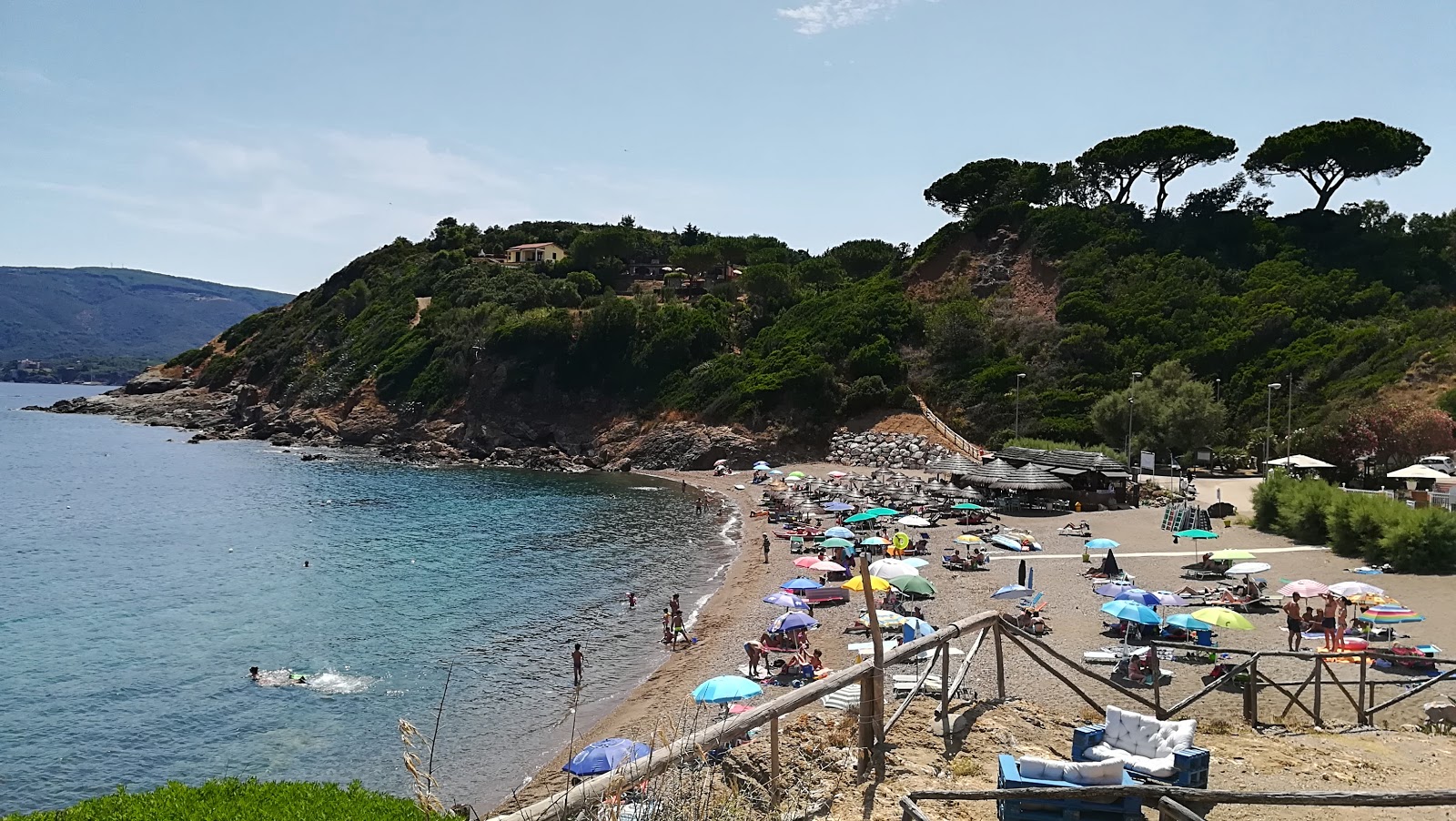 Φωτογραφία του Spiaggia di Reale - Porto Azzurro με επίπεδο καθαριότητας αρκετά καθαρό